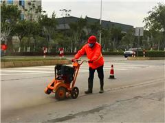 選對道路灌縫膠，用對灌縫工藝，讓道路裂縫修補不再徒勞